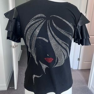 Very cute, casual T-shirt or outgoing